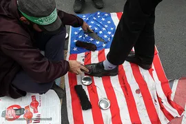 راهپیمایی یوم الله ۱۳آبان در مقابل لانه جاسوسی آمریکا
