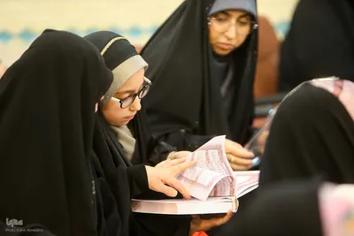 تجلیل از مادر دختران حافظ کل در مؤسسه مهد قرآن