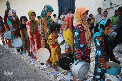 توزیع 5000هزار غذای نذری هم نمک در اربعین منطقه محروم جازموریان