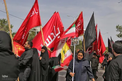 بیرق گردانی در عزای امام جعفر صادق(ع)