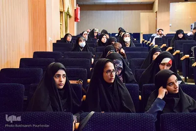 نشست ارزش‌ها و تربیت معنوی از دیدگاه امام علی (ع)