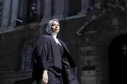 Erste Anwältin für Strafsachen mit Hidschab im britischen  „Queen's Counsel“