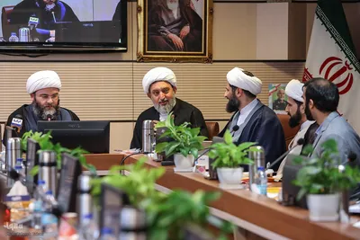 نشست هم‌اندیشی استادان تدبر در قرآن کریم