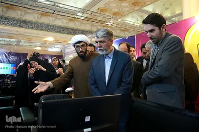 بازدید وزیر فرهنگ و ارشاد اسلامی از نمایشگاه قرآن کریم