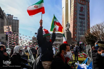 متفاوت ترین راهپیمایی ۲۲ بهمن قرن-
میدان فردوسی