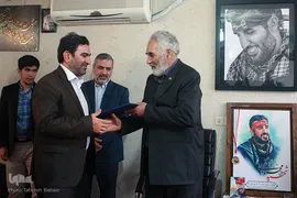 دیدار با خانواده شهید
