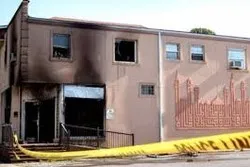 Un homme arrêté pour avoir incendié une mosquée aux États-Unis