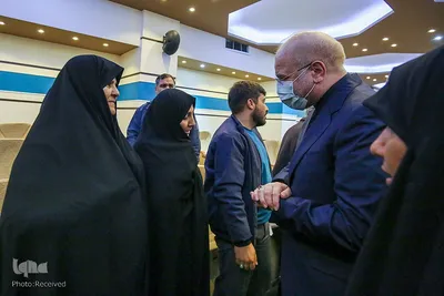 دیدار رئیس مجلس شورای اسلامی با خانواده شهدای حرم شاهچراغ(ع)