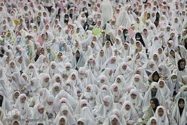 جشن شکوفایی (تکلیف) دانش آموزان دختر تبریز