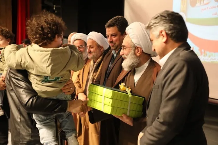 مسئولان از خانواده‌های دارای چندقلو حمایت کنند