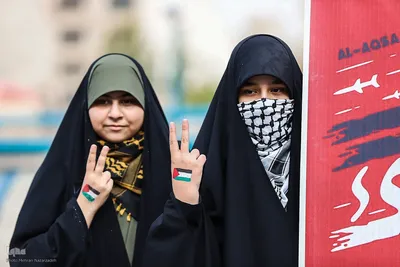 زنجیره انسانی دانش آموزان و کادر درمان تبریز در حمایت از مظلومان غزه‎