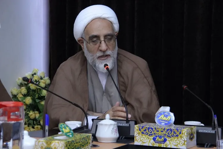 ترویج و تبلیغ فضائل انسانی بر مدار قرآن مورد تأکید است