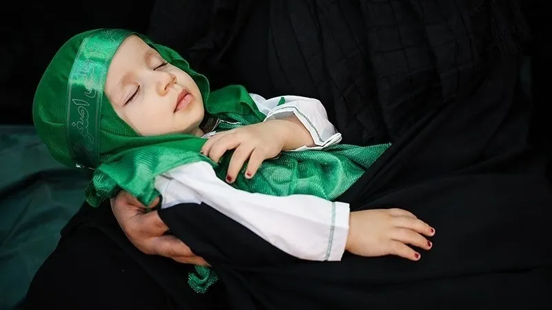 د کربلاله شپږمیاشتنې تنکی شهزاده اصغرسره د میّندو اوماشومانوعشق نندارې ته وړانډې شو