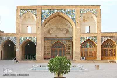Die Große Atiq-Moschee in Qom