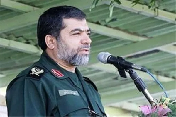جایگاه خود را در جبهه حق پیدا کنیم