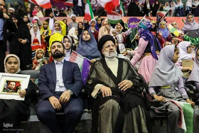 اجتماع ۲۰ هزارنفری «دختران آرمانی»