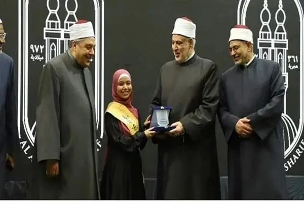 Binti wa Kimisri aliyehifadhi Qur'ani Tukufu na Hadithi 6000 aenziwa na Al-Azhar