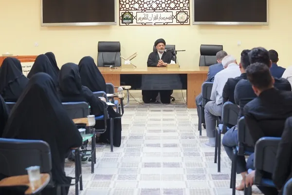 برنامه آستان مقدس حسینی برای آموزش استاد قرآنی + عکس
