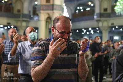 لحظه تحویل سال ۱۴۰۱ در حرم حضرت عبدالعظیم (ع)