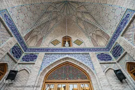 افراشته فیروزه‌ای؛ مسجد معیرالممالک به قدمت تاریخ تهران