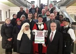 Londres : un conseil municipal adopte le mot 