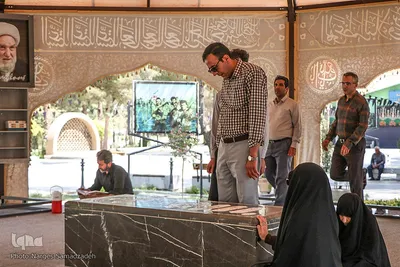 غبار روبی مزار شهدا‎ با حضور اعضای جهاد دانشگاهی اصفهان