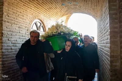 تشییع پیکر استاد امیرهوشنگ جزی‌زاده در اصفهان