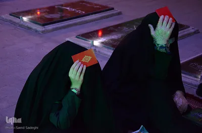 احیای شب بیست و یکم رمضان در گلزار شهدای وادی رحمت تبریز