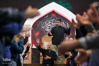 مراسم سوگواری شب شهادت امام صادق(ع) در حرم شاهچراغ