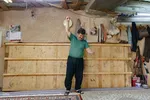 هنر مرمت فرش در قلب بازار اصفهان