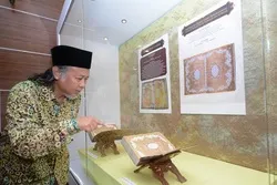Ipinagmamalaki ng May-ari ang Paghahalaga sa Qur’anikong Manuskrito sa Malaysia