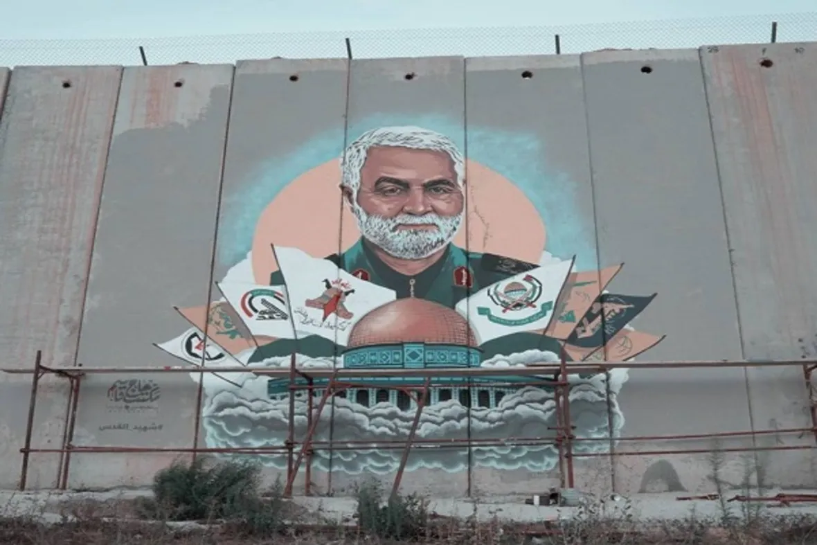 Lukisan syahid Soleimani di dinding sempadan Lubnan dan Palestin + video dan foto