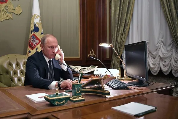 Путин провел телефонный разговор с лидером Казахстана