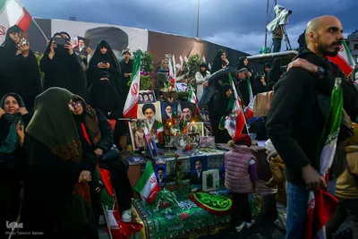 تحویل سال نو در میدان انقلاب تهران