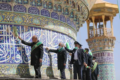 آیین گلاب شویی گنبد حرم مطهر شاهچراغ‎ (ع)
