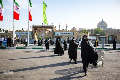 Gebet zum Fest des Fastenbrechens im Schrein von Abdul Azim Hasani (as)