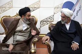 حجت الاسلام والمسلمین محسن قمی، مشاور امور بین الملل مقام معظم رهبری و  حجت‌الاسلام والمسلمین سیدعبدالفتاح نواب، سرپرست حجاج ایرانی 