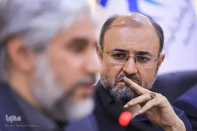 نشست هم‌اندیشی ناشران و نویسندگان انقلاب