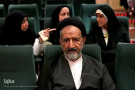 حجت الاسلام دعایی، مدیر مسئول روزنامه اطلاعات
