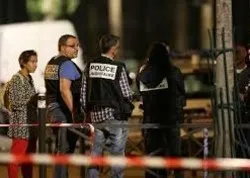 Un Afghan attaque 7 personnes à Paris