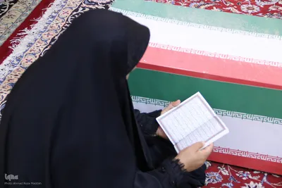 وداع با ۱۲ شهید جنگ رمضان استان فارس در حرم شاهچراغ(ع)