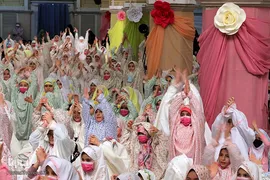 جشن تکلیف دختران دانش‌آموز در حسینیه امام خمینی(ره)