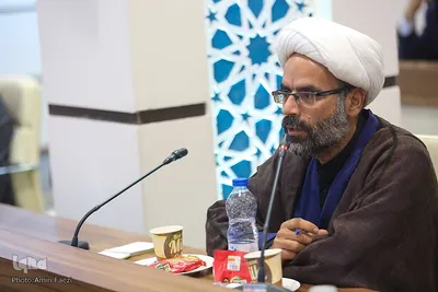 کرسی آزاد اندیشی راهکارهای وحدت حوزه و دانشگاه