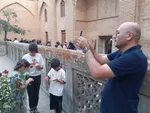 مراسم سنتی نیت کردن و توسل بر امام حسین(ع) با گندم شماری و نذر گندم در اهر