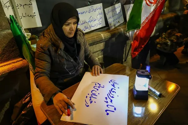 اجتماع حماسی مردم انقلابی تبریز در میدان ساعت
