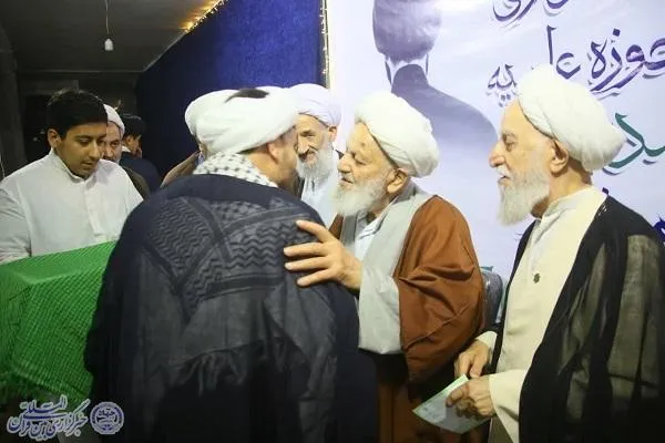 آیین عمامه‌گذاری طلاب مدرسه محمدیه قائم‌شهر