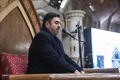 حمیدرضا احمدی‌وفا در مراسم نثار تاج گل و تجدید بیعت جامعه قرآنی با آرمان‌های امام خمینی(ره) و مقام معظم رهبری