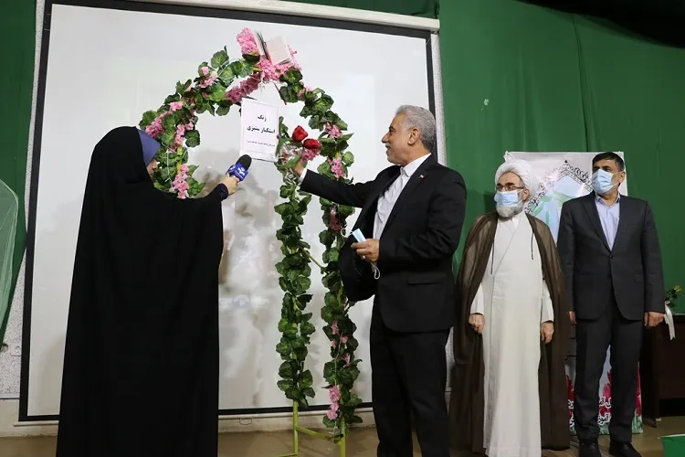 دانش‌آموزان با علم و بصیرت دشمنان را ناامید می‌کنند