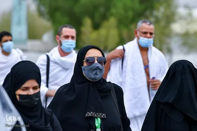 وقوف زائران در صحرای عرفات