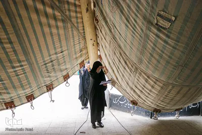 آیین سنتی برپایی خیمه‌های عاشورایی زرقان‎‎